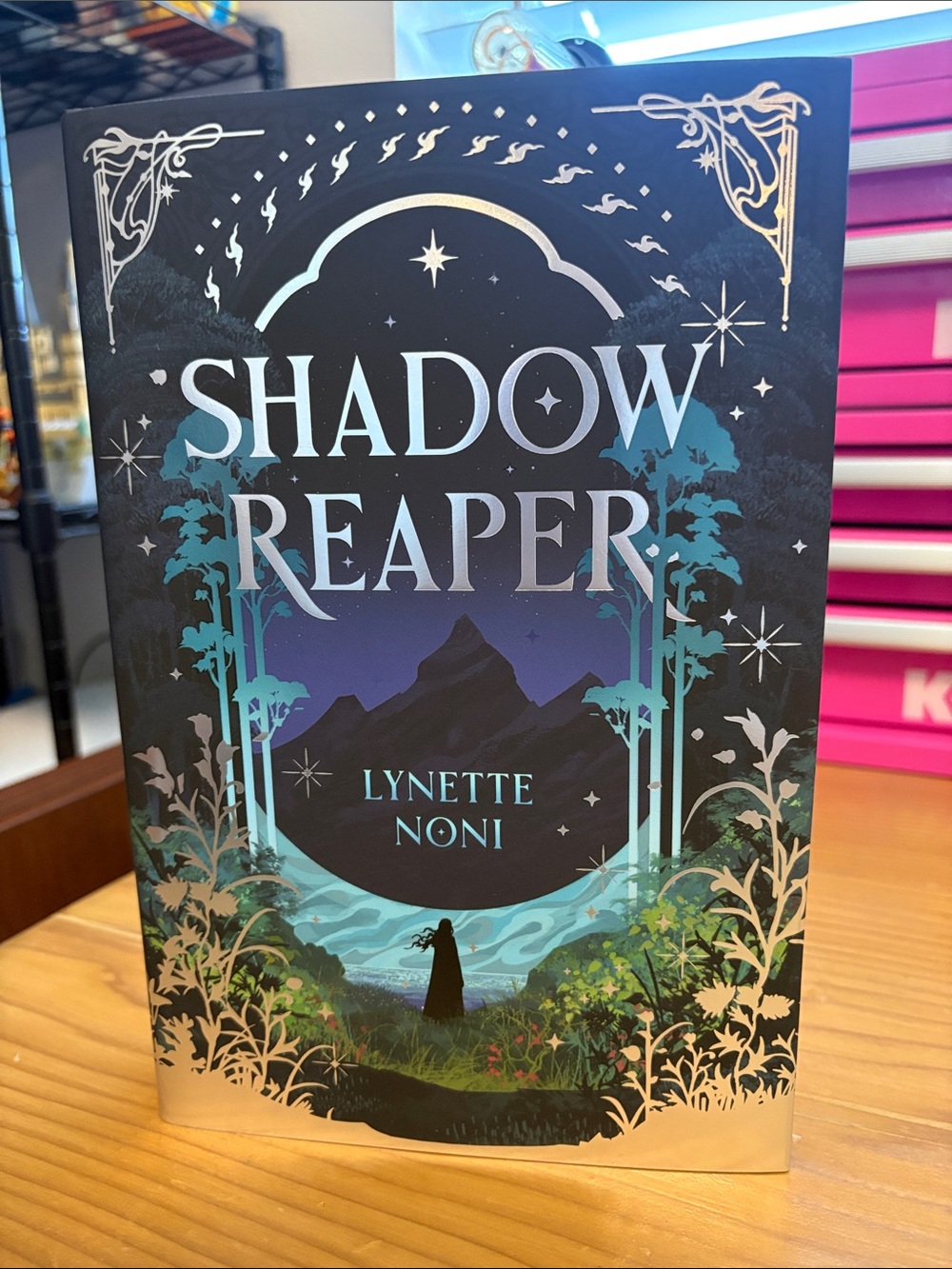 SHADOW REAPER by Lynette Noni - Fairyloot Edition